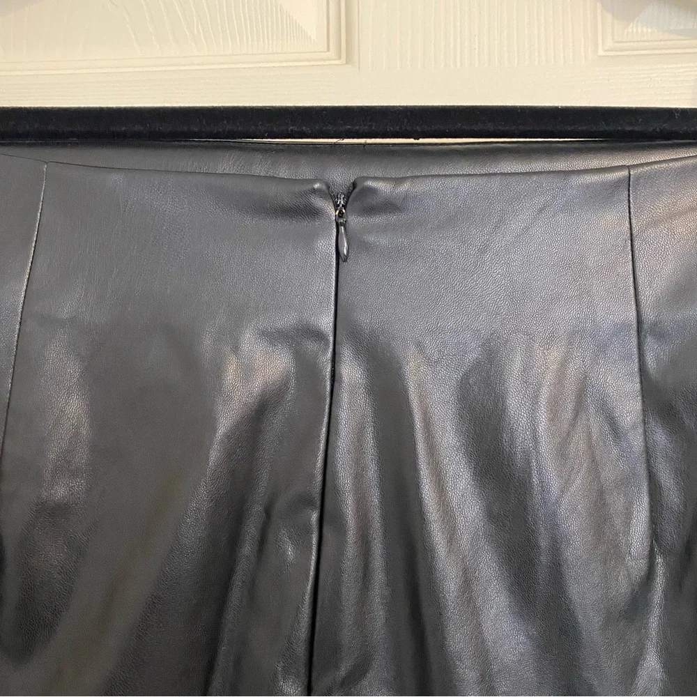 Nine West Faux Leather Wrap Mini Skirt Black Ruched NWT Women’s Large